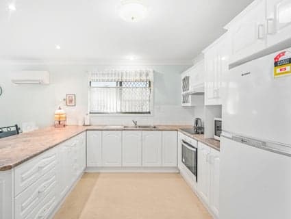 13 Swan Street, Marks Point - Thumbnail 3