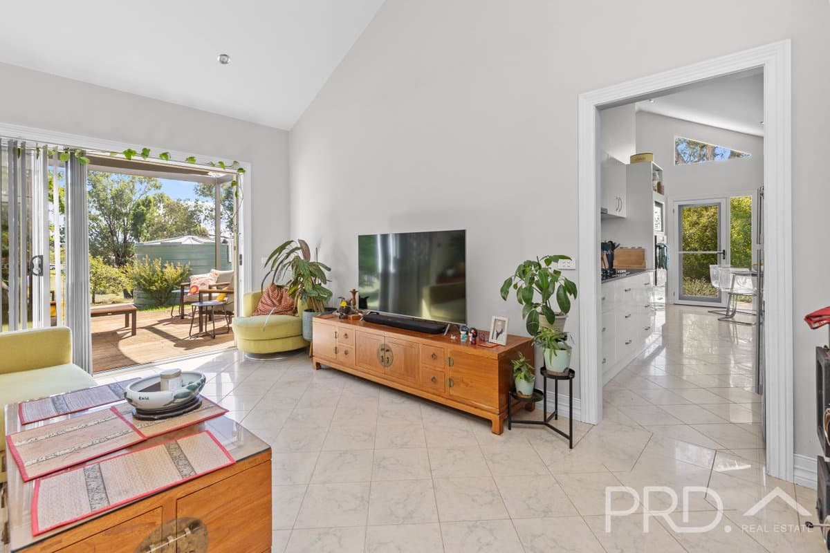 117 Currawong Road, TUMUT NSW 2720, Tumut - Thumbnail 5
