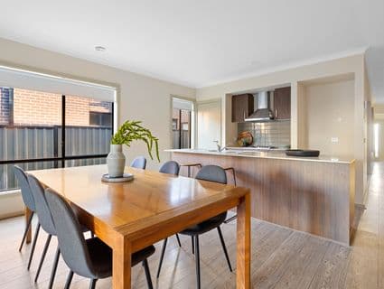 8 Scoria Circuit, Craigieburn - Thumbnail 6