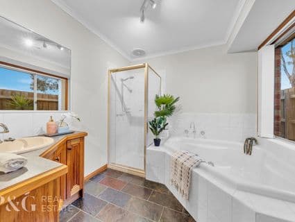 6 Plymtree Court, Narre Warren South - Thumbnail 5