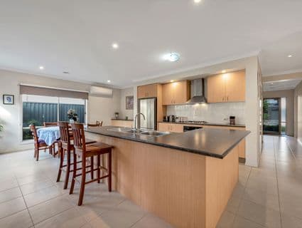 22 Joseph Banks Drive, Pakenham - Thumbnail 2