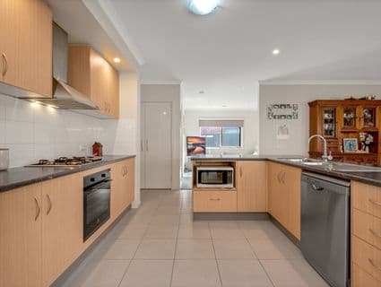 22 Joseph Banks Drive, Pakenham - Thumbnail 4