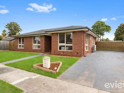 57 Dunsterville Crescent, Frankston - Image 1