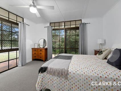 404, Glass House Mountains - Thumbnail 6