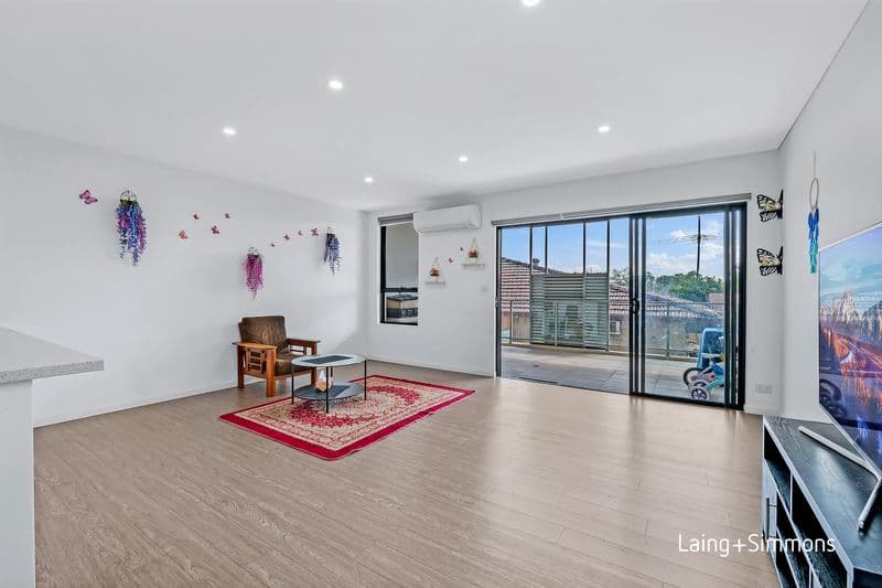 74 O'neill Street, Guildford, Guildford - Thumbnail 2