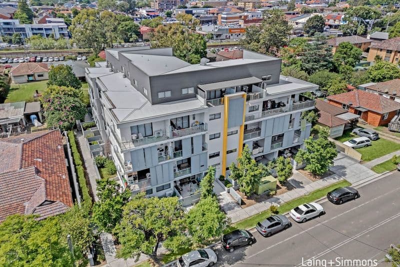 70 O'neill Street, Guildford, Guildford - Image 1