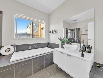 4 Ossa Crescent, Clyde - Thumbnail 5