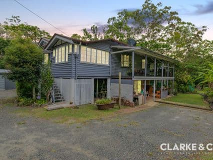 404, Glass House Mountains - Thumbnail 3