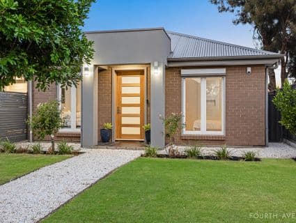 404, Royal Park - Image 1