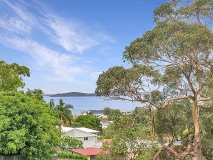 7 Vista Parade, Belmont - Image 1
