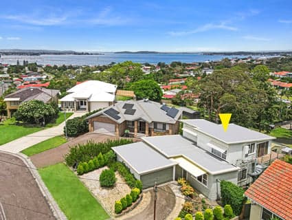 7 Vista Parade, Belmont - Thumbnail 2