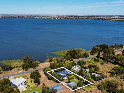 501 Lakeside Drive, Lake Boga - Image 1