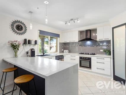 14 Clairmont Close, Somerville - Thumbnail 2