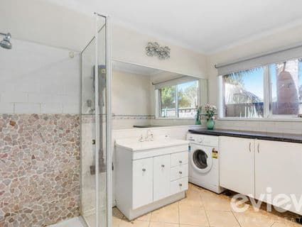 14 Clairmont Close, Somerville - Thumbnail 8