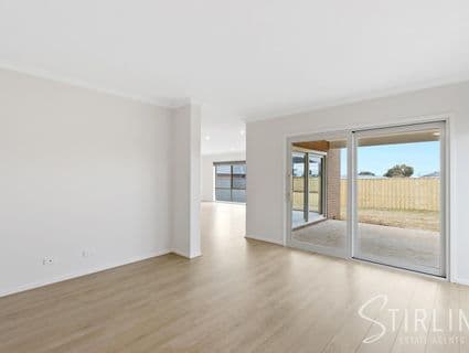 134 Pembrey Loop, Cowes - Thumbnail 8