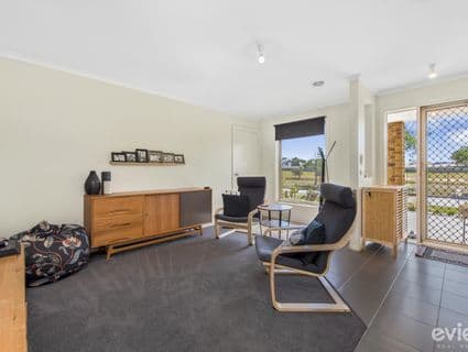 123 Sandalwood Drive, Pakenham - Thumbnail 2