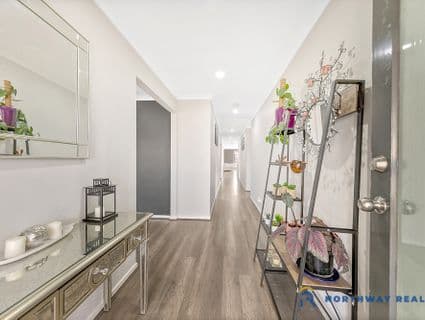 18 Leveque Loop, Craigieburn - Thumbnail 2