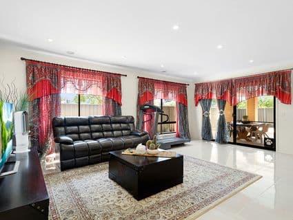 6 Grovedale Way, Manor Lakes - Thumbnail 8