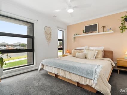 13 Forton Crescent, Cranbourne West - Thumbnail 3