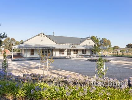 4 Nicola Court, Mickleham - Thumbnail 2