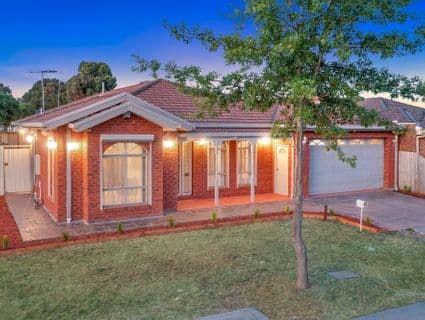 20 Woodside Way, Roxburgh Park - Image 1