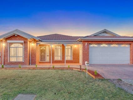 20 Woodside Way, Roxburgh Park - Thumbnail 2