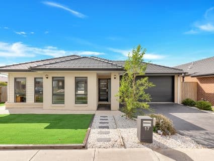 17 Loganberry Road, Manor Lakes - Image 1