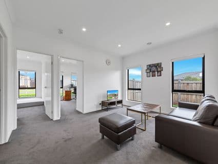 17 Loganberry Road, Manor Lakes - Thumbnail 6