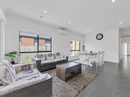 17 Loganberry Road, Manor Lakes - Thumbnail 8