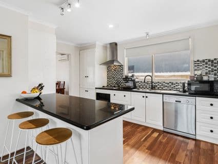 24 Sussex Crescent, Seaford - Thumbnail 2