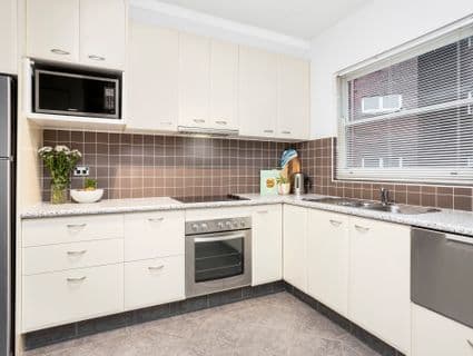 2/3 St Andrews Place, Cronulla - Thumbnail 2