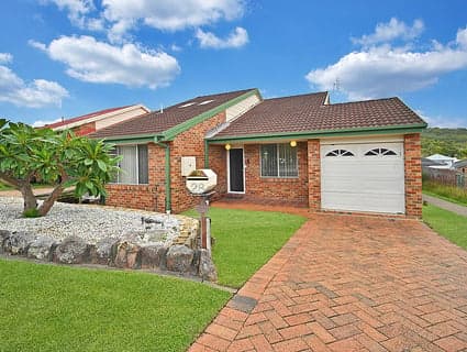 404, Caves Beach - Image 1