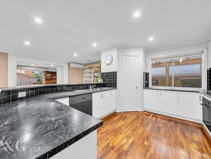 8 Tenterfield Drive, Narre Warren South - Thumbnail 5