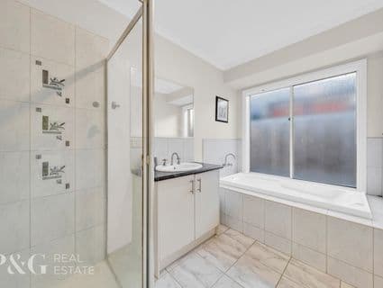 8 Tenterfield Drive, Narre Warren South - Thumbnail 7