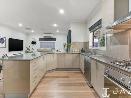 15 Baltic Circuit, Point Cook - Thumbnail 7