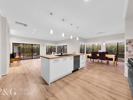 117 Berwick Springs Promenade, Narre Warren South - Thumbnail 5