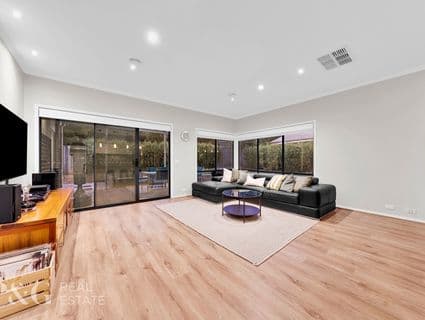117 Berwick Springs Promenade, Narre Warren South - Thumbnail 7