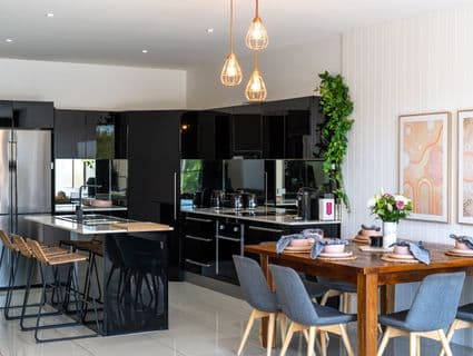 2/15 Carmen Court, Oxenford - Thumbnail 2