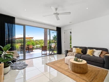 2/15 Carmen Court, Oxenford - Thumbnail 3