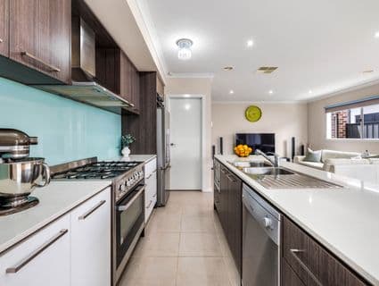 13 Black Wattle Road, Craigieburn - Thumbnail 4