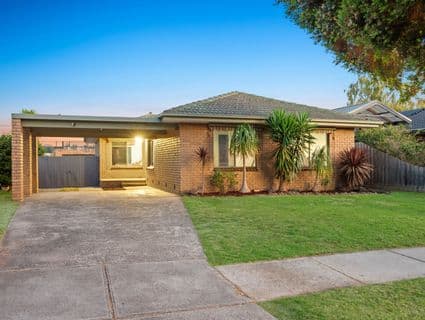 38 Dunsterville Crescent, Frankston - Image 1
