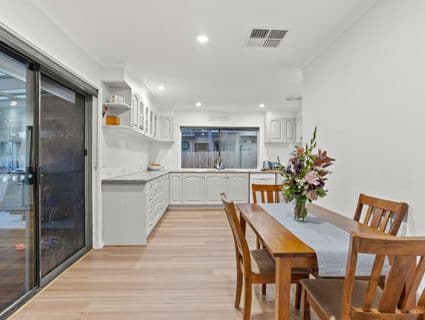 38 Dunsterville Crescent, Frankston - Thumbnail 8