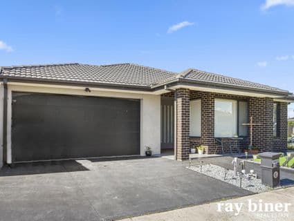 17 Foxley Crescent, Mickleham - Image 1