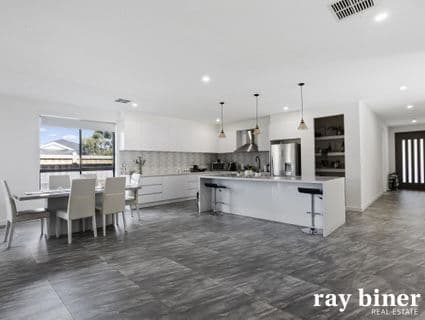 17 Foxley Crescent, Mickleham - Thumbnail 2
