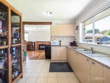 29 Glenfern Road, Ferntree Gully - Thumbnail 3