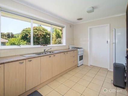 29 Glenfern Road, Ferntree Gully - Thumbnail 4