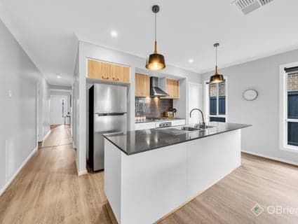 41 Dexter Crescent, Clyde North - Thumbnail 2