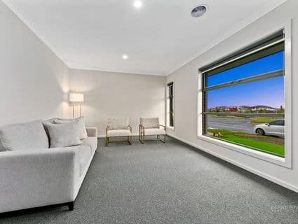192 Brossard Road, Mickleham - Thumbnail 2