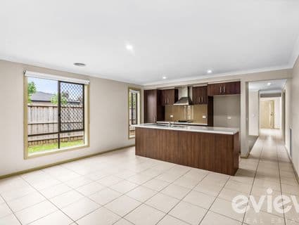 122 Park Orchard Drive, Pakenham - Thumbnail 2