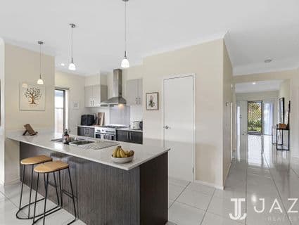 49 Denman Drive, Point Cook - Thumbnail 2